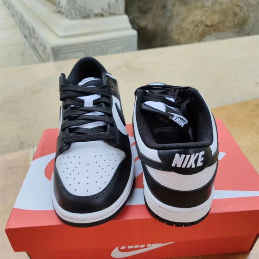 Nike Dunk Low Panda Women - Picture 3 of 4